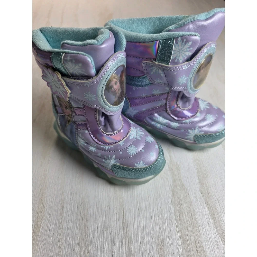 Disney Frozen 2 Elsa Anna Purple Iridescent Winter Boots Kids Size 7 FZA18X0006B